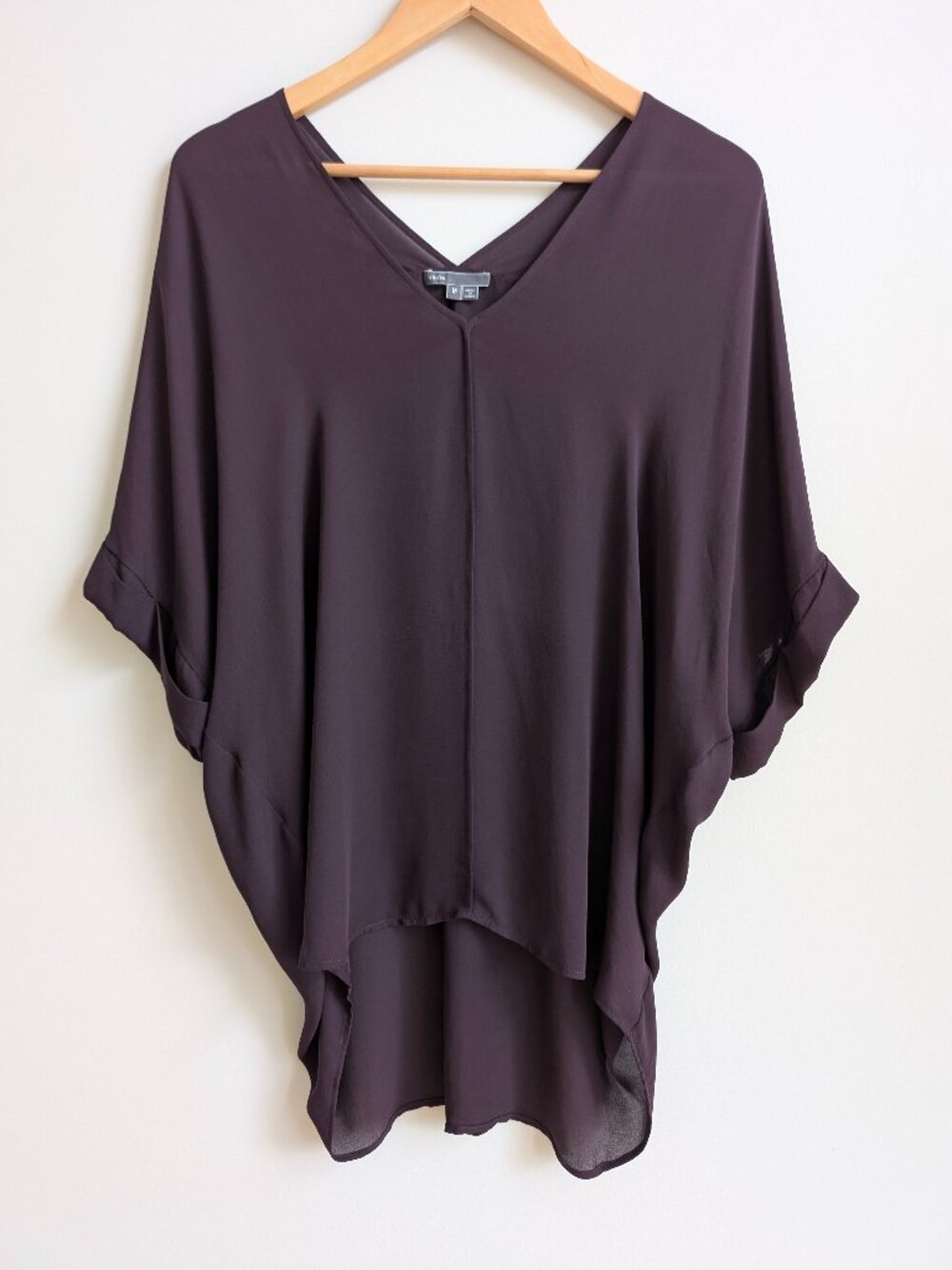 Vince 100% silk Medium cuffed dolman sleeve blouse top V neck maroon dark purple
